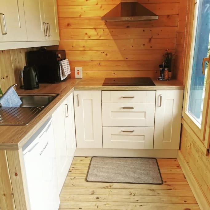 Ceaser'S Cabin Is A Cosy 1 Bedroom Cabin Lahinch Luaran gambar