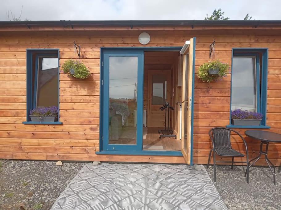 Ceaser'S Cabin Is A Cosy 1 Bedroom Cabin Lahinch Luaran gambar